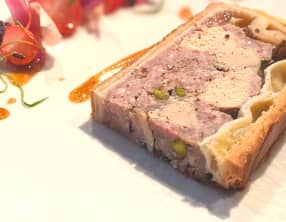 Le Pâté en croûte de lièvre, foie gras et pistaches