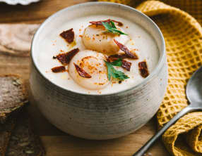Velouté de chou-fleur, noix de Saint-Jacques et chorizo