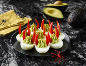 Oeufs mimosa diaboliques à l'avocat