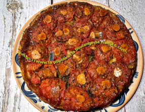 Tarte tatin aux tomates, ail et vinaigre balsamique
