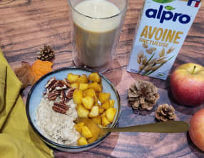 Porridge automnal et latte gingerbread