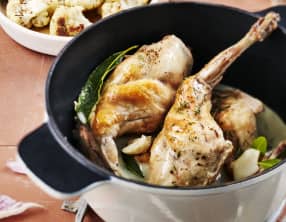 Lapin à l'ail en cocotte