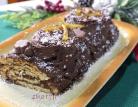 Génoise roulée façon bûche aux 2 chocolats, miel et noix de cajou