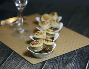 Boudin blanc au confit d’oignon et pomme au miel et aux épices