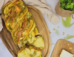 Babka salée au pesto et au chèvre