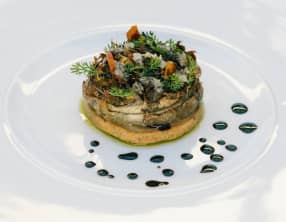 Artichaut en jeu de texture, tarte fine à la noisette