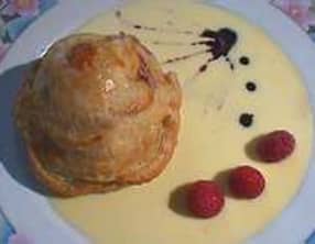 Douillon de poires à la gelée de cassis