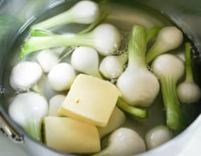 Echalotes fraîches étuvées