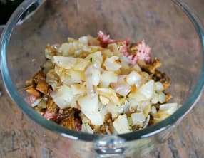 Réaliser une farce pour terrine et volaille