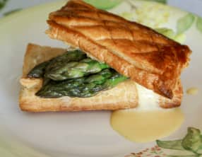 Feuilletés d'asperges vertes