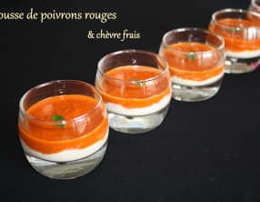 Verrines de mousse de poivrons et de fromage frais