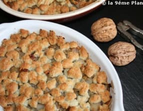 Crumble d'endives au roquefort, noix et raisins