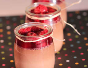 Panna cotta au chocolat et compotée de cerises