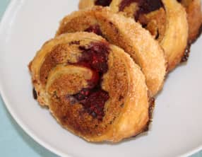 Feuillletés pistaches et framboises