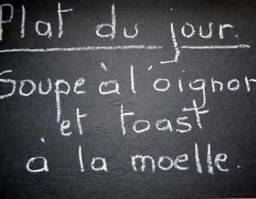 Soupe à l'oignon, toast à la moelle