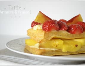 Tarte À L’ananas Et Aux Fraises