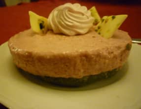 Bavarois aux fraises sur palet breton pistaché