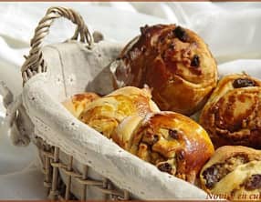 Brioches canelle, noix et raisin