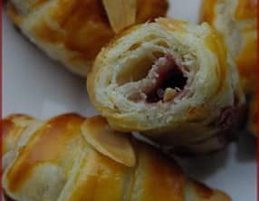 Mini croissants aux fruits rouges et à la confiture de framboises