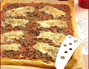 Pizza à la viande hachée et au munster