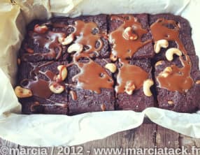 Brownies caramel topping et noix de cajou