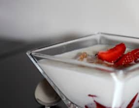 Fraises au yaourt de brebis et sa compotée de figues au gingembre