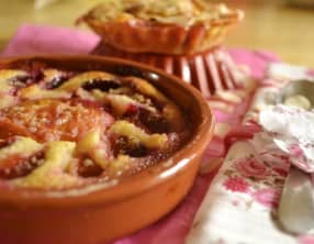 Clafoutis nectarines, prunes et amandes