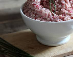 Tartinade toute rose au radis, échalote, chèvre et ciboulette