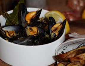Moules marinières : curry, citron et estragon