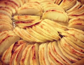 La tarte aux pommes sur pâte super sablée