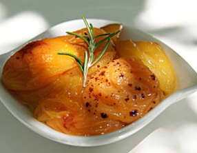 Abricots rôtis au miel et romarin