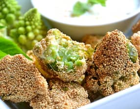 Beignets de chou romanesco aux graines d'amarante et au basilic