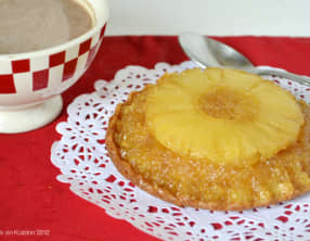 Petit gâteau renversé à l'ananas caramélisé