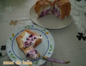 Charlotte facile aux fruits rouges