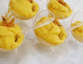 Mousse aux mirabelles et noix croustillantes