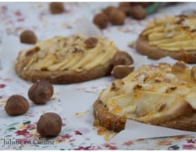 Tartelettes aux pommes à la farine de châtaignes et éclats de noisettes