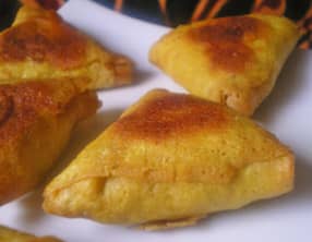 Samoussas au poulet au curry