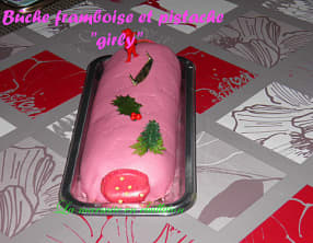 Bûche framboise et pistache "girly"