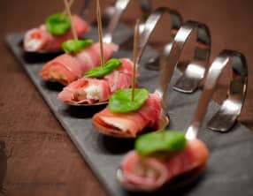 Bouchées au jambon de Parme et chèvre frais