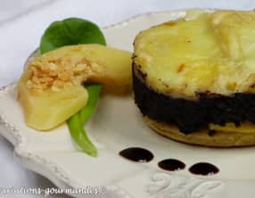 Croustade boudin noir, coing et Tomme de Savoie