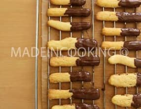 Langues de chat au chocolat au lait