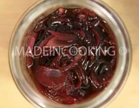 Compotée d'oignons rouges aux framboises