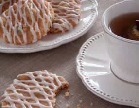 Palets de dame aux pépites de chocolat et glace royale à l'orange