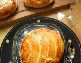 Galette des rois à l’amande complète grillée et à la poire