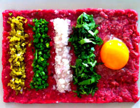Variation de tartare de boeuf
