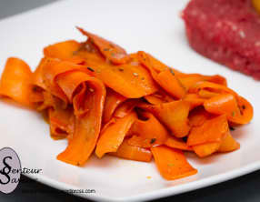 Tagliatelles de carottes à la sauce soja