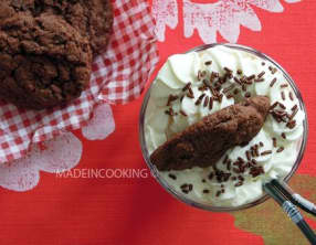 Milk-shake vanille et cookies au chocolat