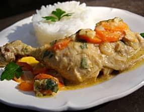 Poulet mijoté à la bière et à la moutarde