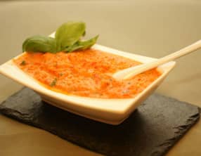 Crème de poivrons au basilic