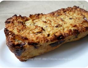 Gâteau de pain perdu poires et chocolat